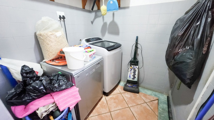 3 Bedroom Property for Sale in La Hoff North West
